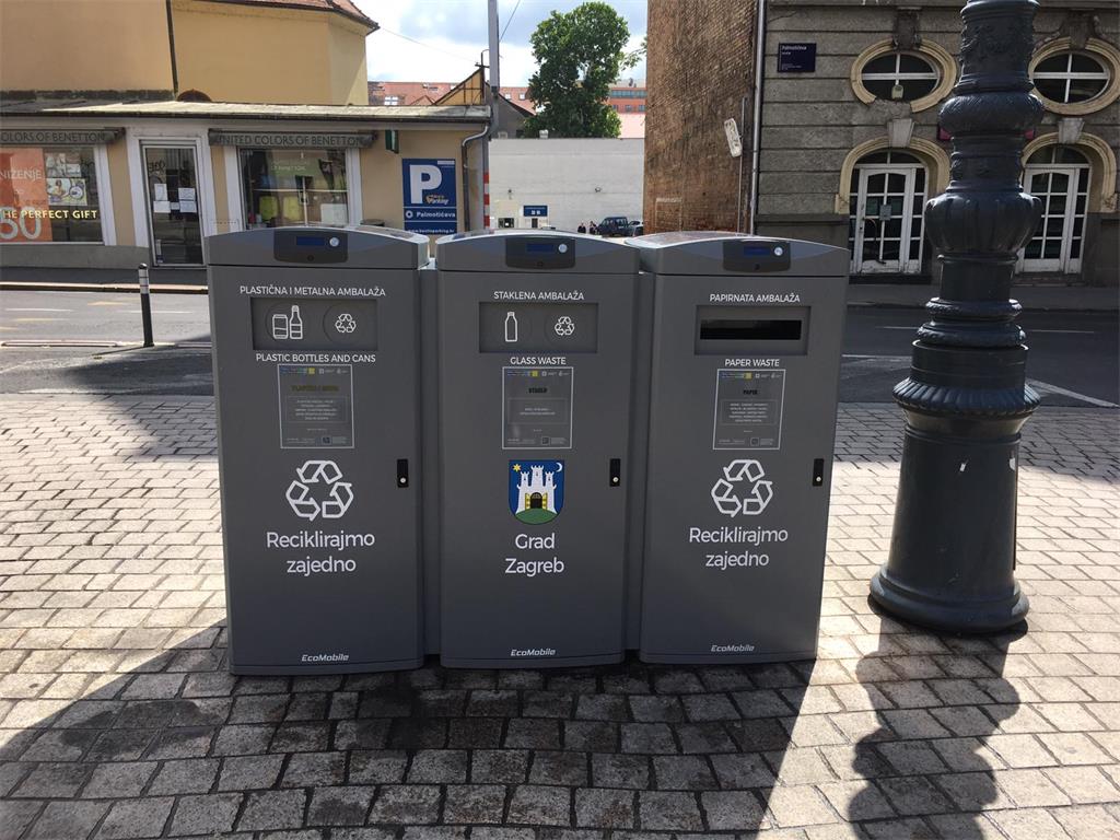 Contactless smart bins for waste management
